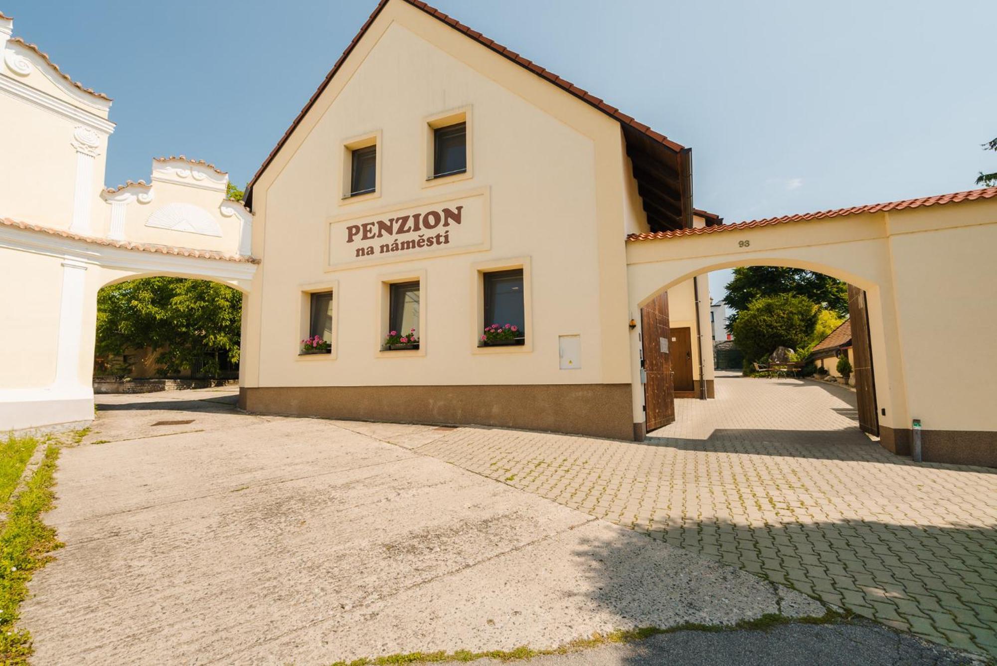 Penzion Sezemice Εξωτερικό φωτογραφία